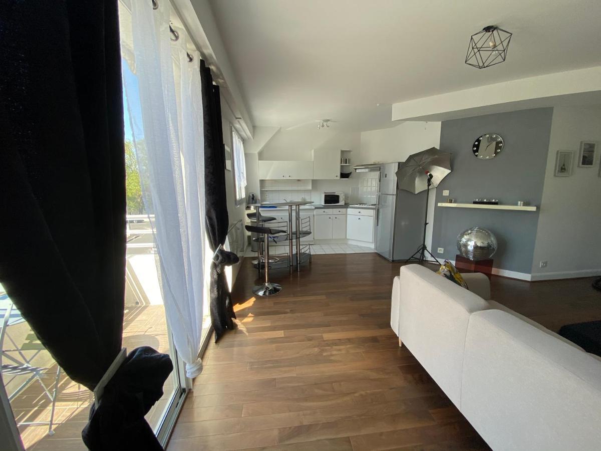 Charmant Appartement En Bord De Cher Saint-Avertin Exterior photo